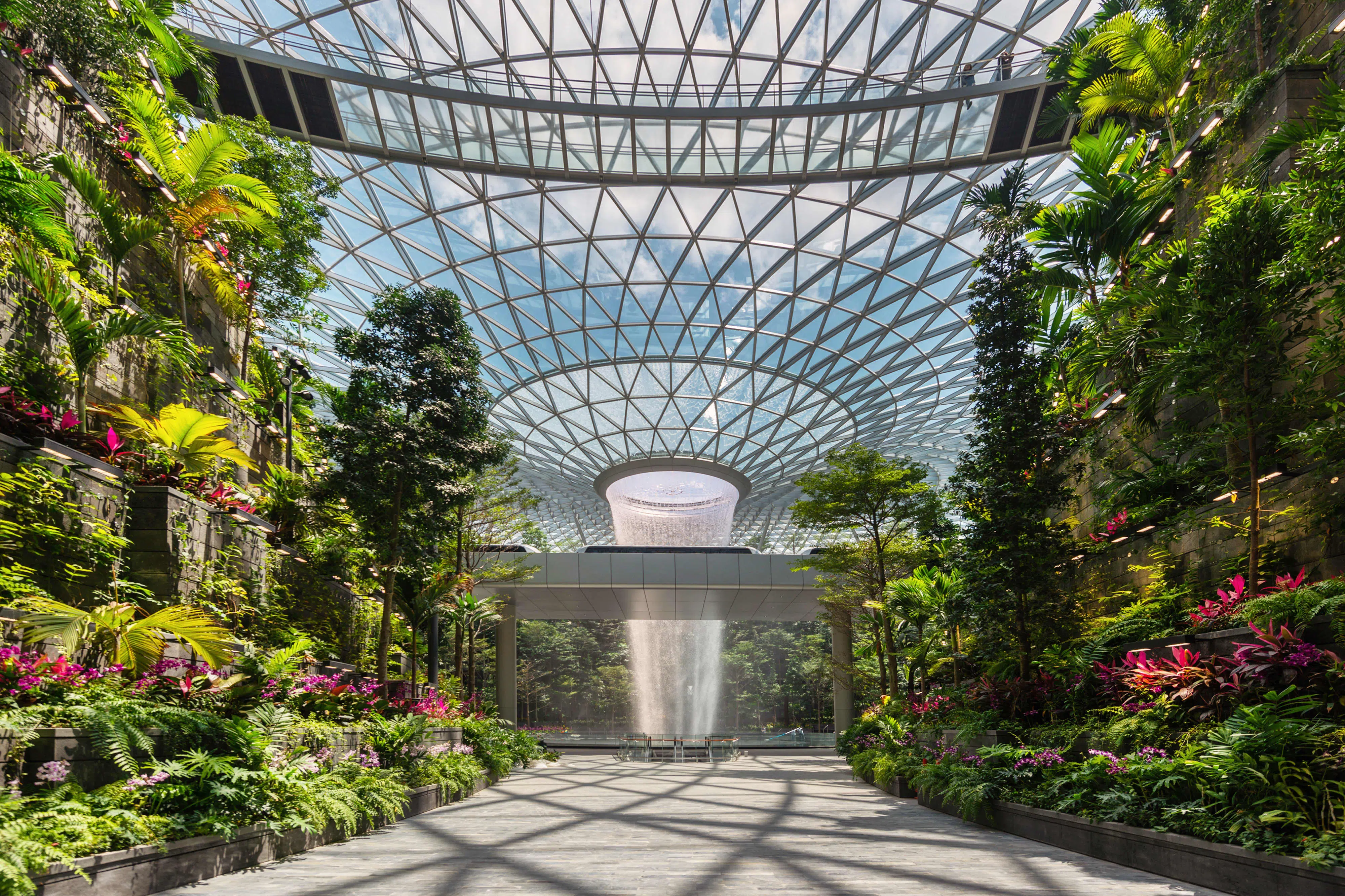 Read more about the article DSI Supplied High Angle Conveyors for Changi Airport Project